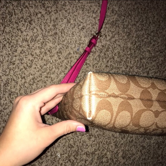 Authentic Coach Crossbody - Picture 2 of 4